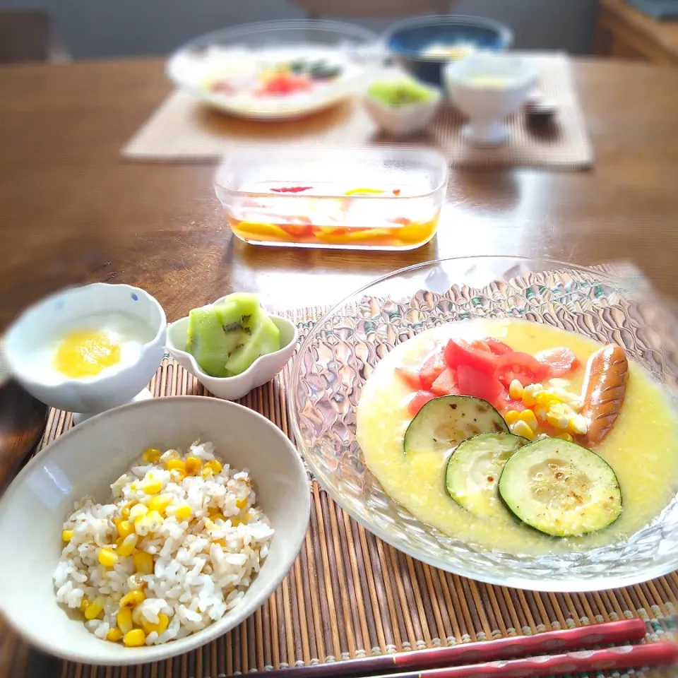 Snapdishの料理写真:とうもろこし尽くしの朝ごはん🌄！|まめころさん