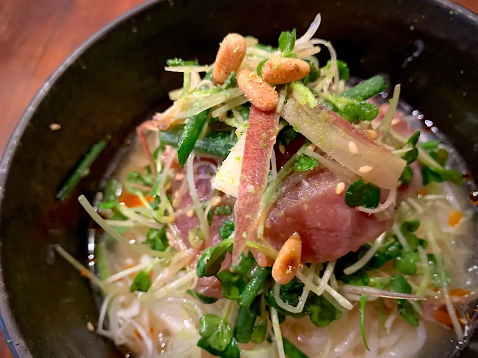 生鰹の黒酢焦がしニンニクそうめん|半田手延べそうめんの店 阿波や壱兆さん