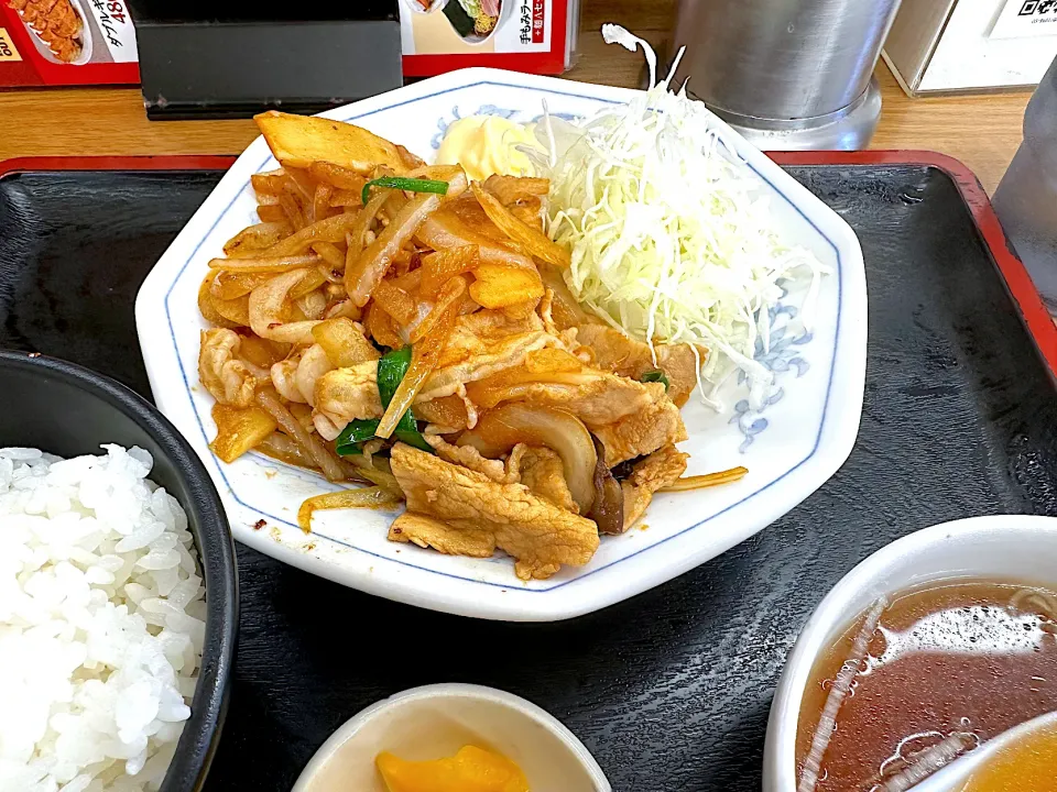 Snapdishの料理写真:生姜焼き定食|マハロ菊池さん