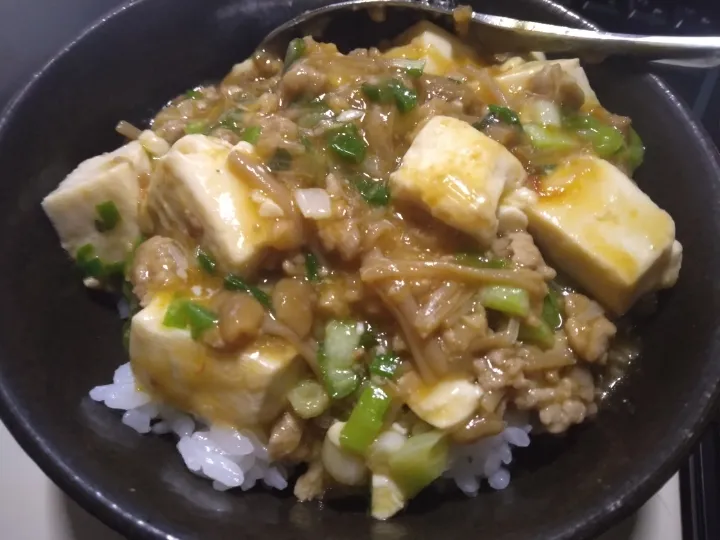 Snapdishの料理写真:甘口麻婆豆腐丼|darkbaronさん