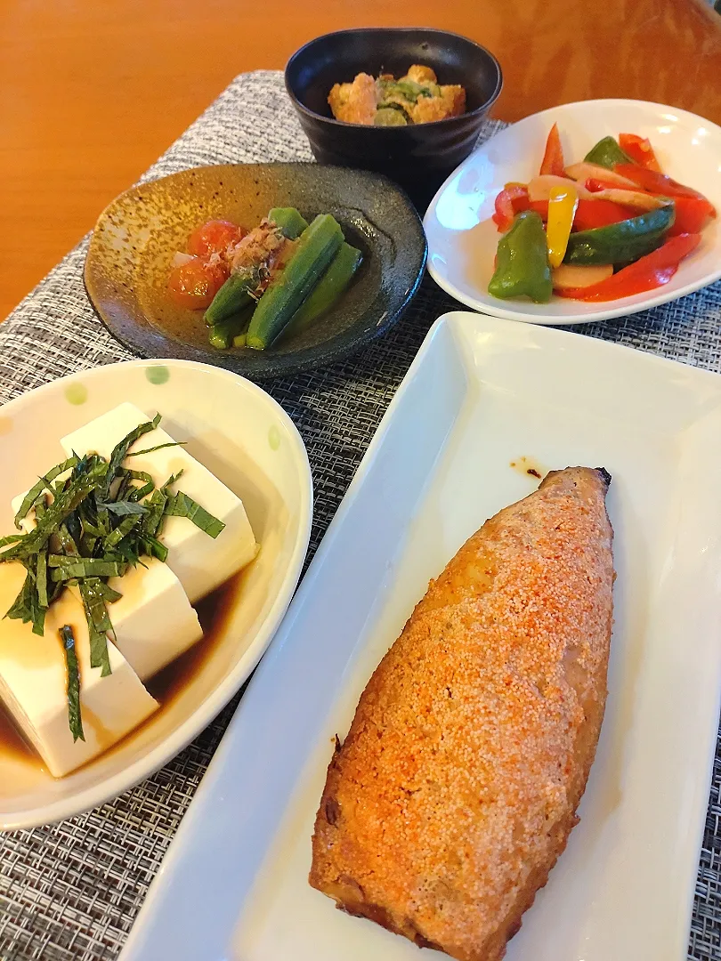 ☆鯖の明太子焼き
☆冷奴
☆三色パプリカ炒め
☆煮浸し
☆酢味噌和え|chikakoさん