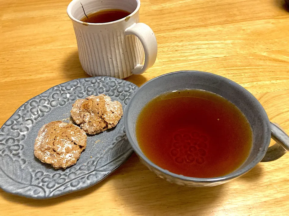 コーヒークロッカンとルイボスティー🫖おやつ|さくたえさん