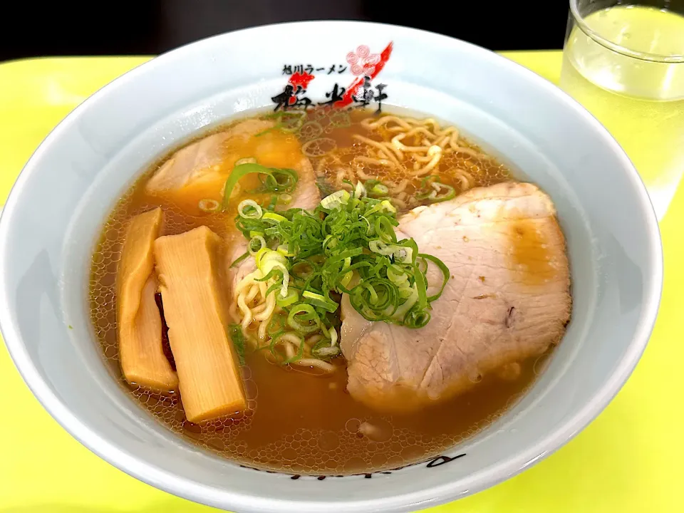 旭川梅光軒　醤油ラーメン|マハロ菊池さん