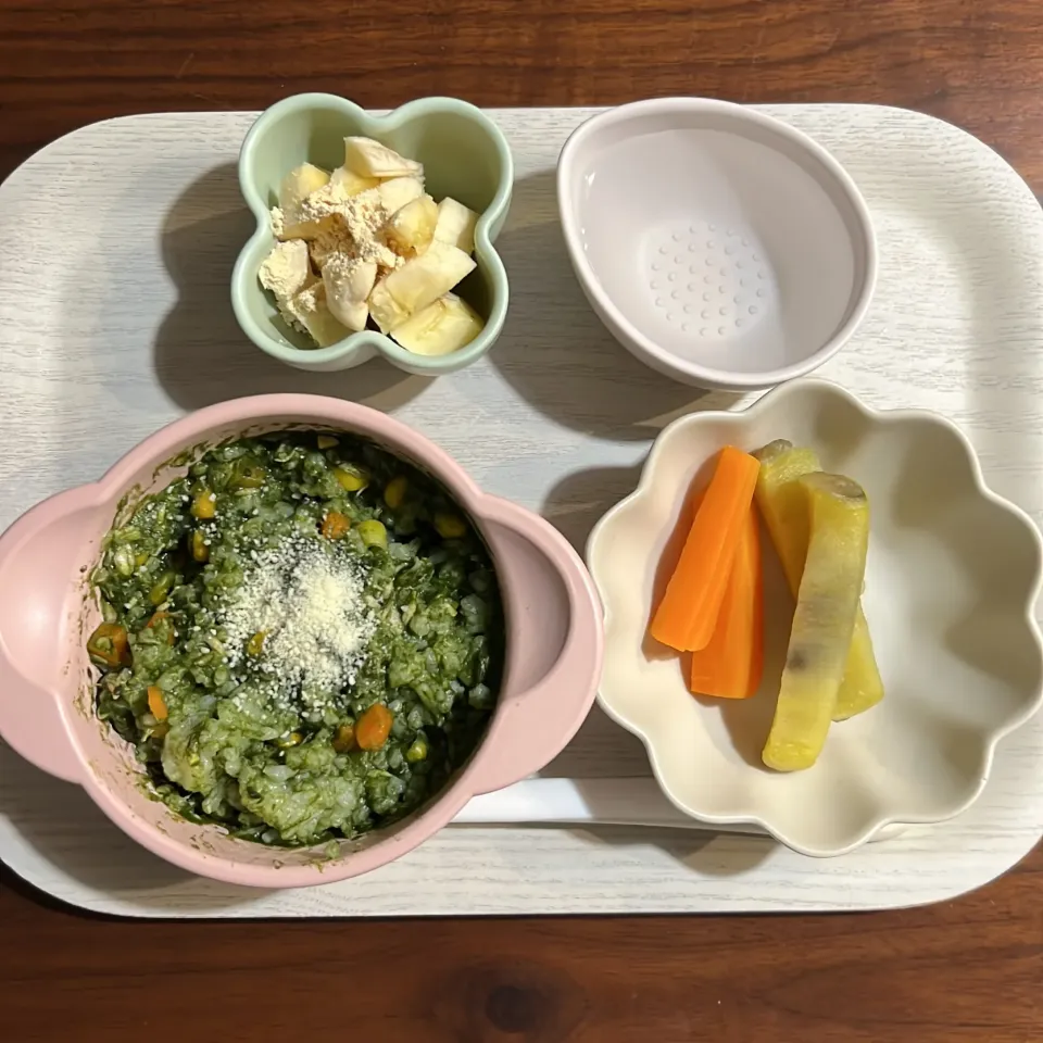 Snapdishの料理写真:ツナと野菜のほうれん草リゾット、さつまいも、にんじん、きなこバナナ、湯冷し|km2571さん