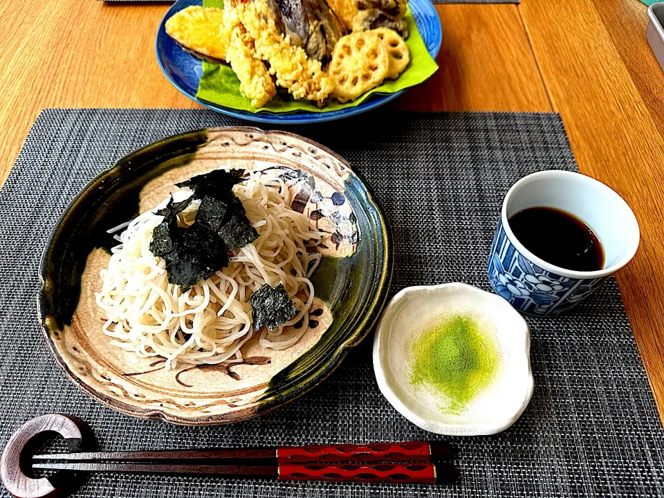 頂き物の更科そばで天ざる🍤　群馬産の美味しい生蕎麦でした😋|BUBUさん