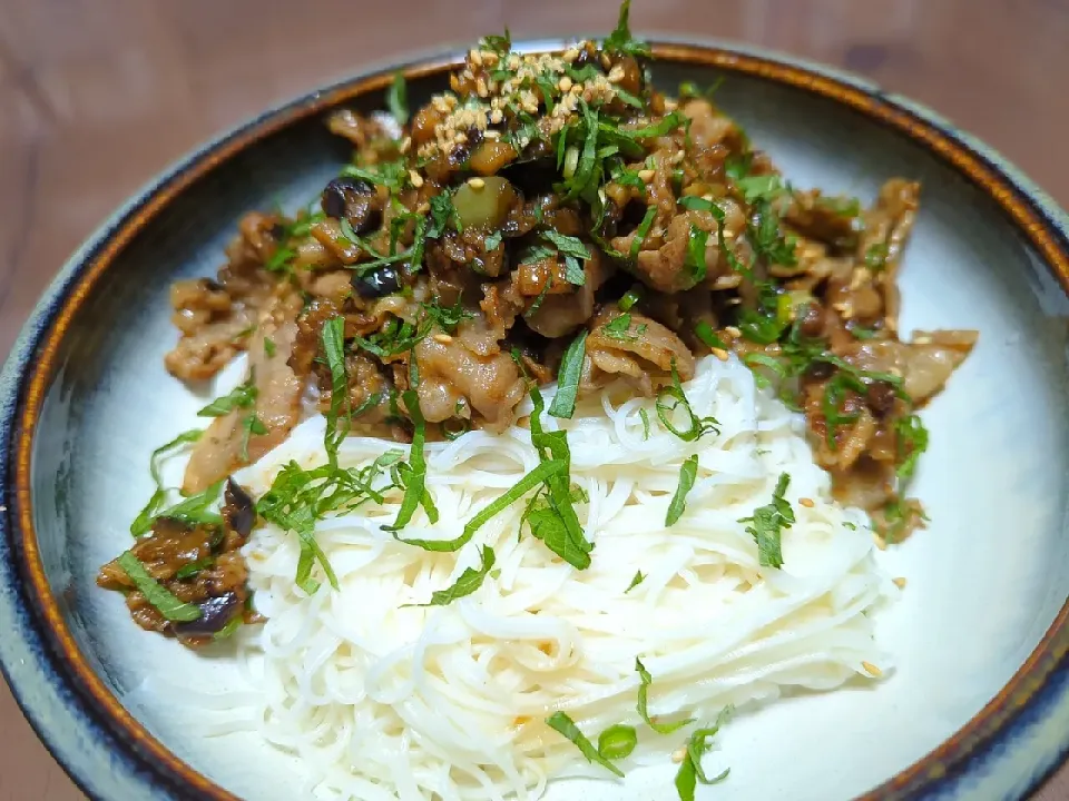 豚バラと茄子の肉味噌そうめん|河zooさん