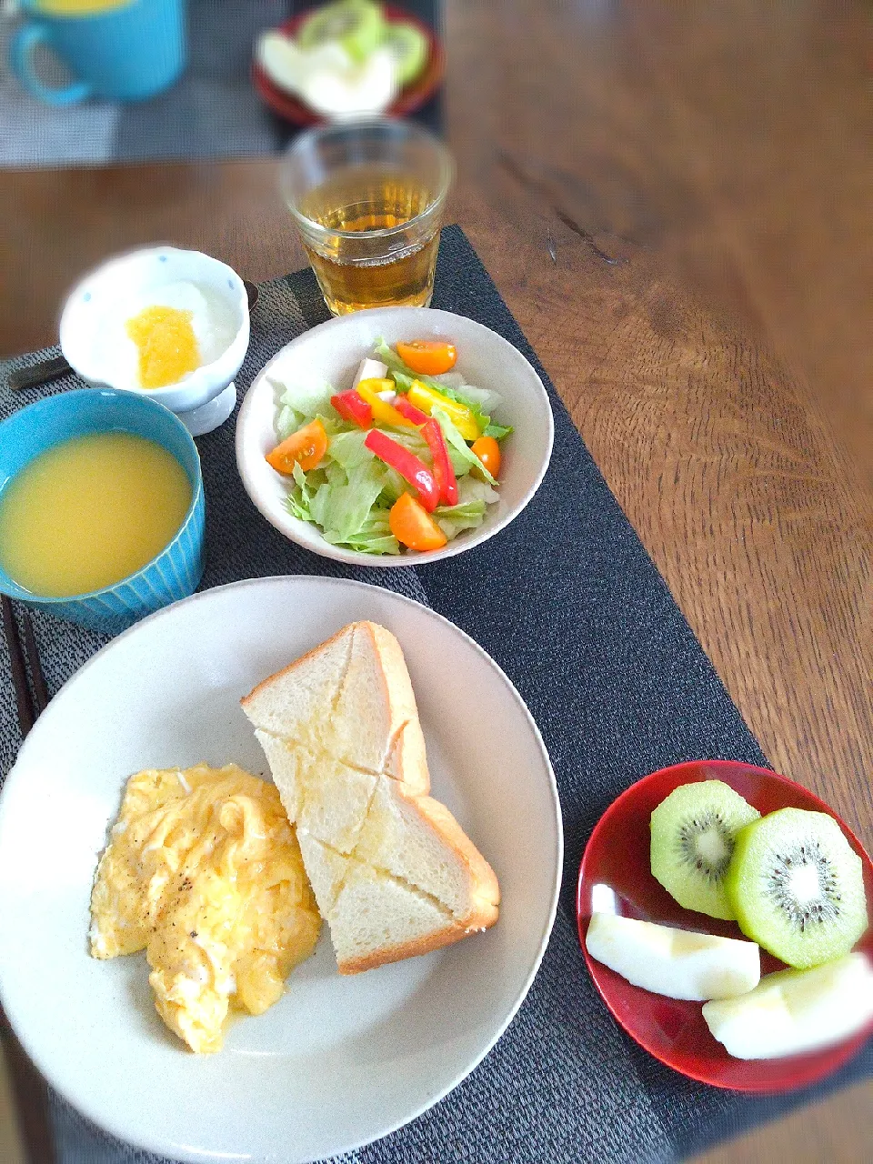 朝ごはん⛅！|まめころさん