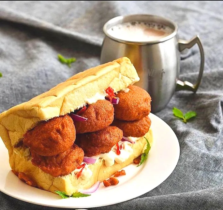 Bread, akara and tea.
Breakfast is ready.|MOさん