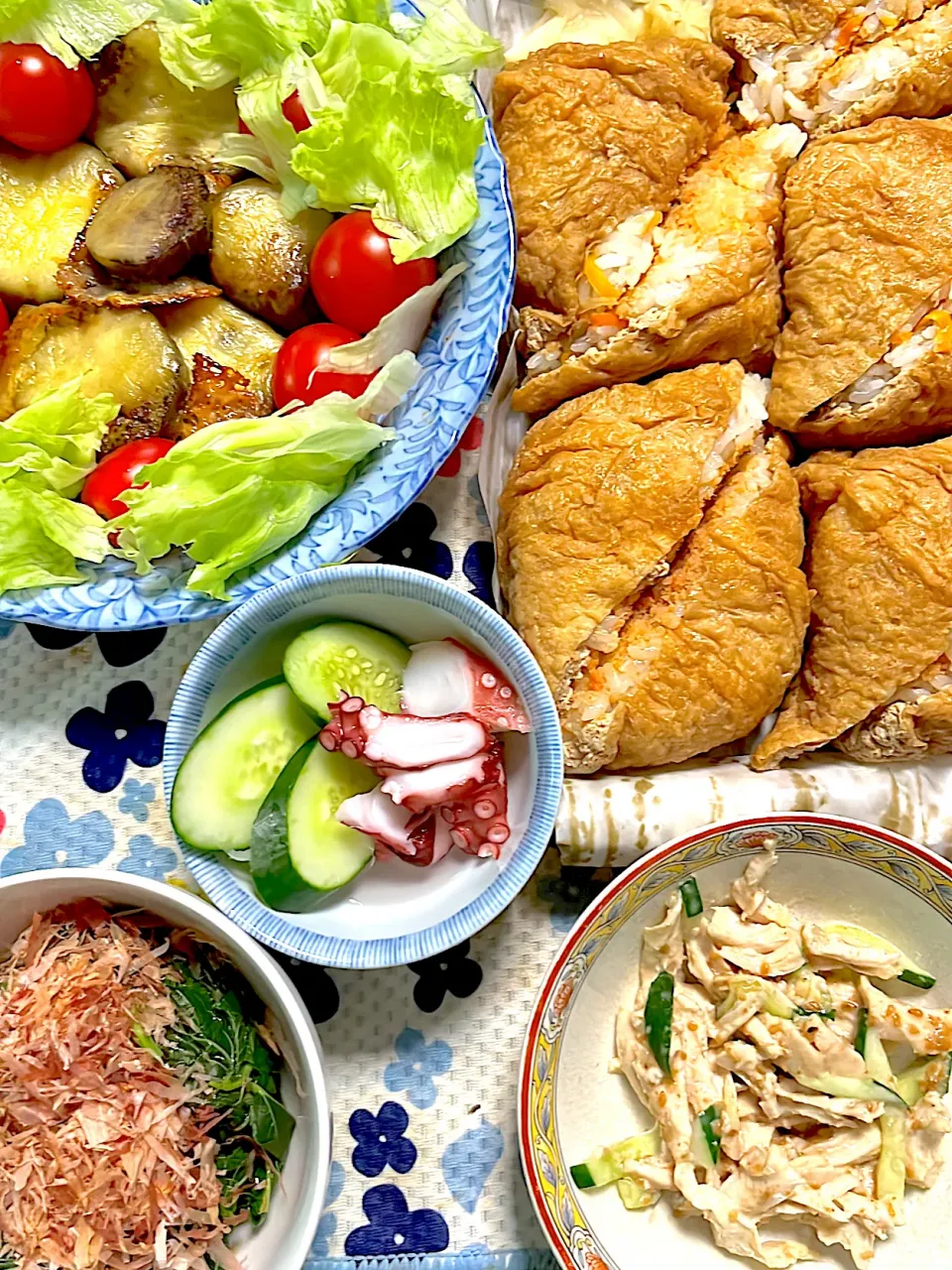 モロヘイヤのお浸しおかか和え　鶏ささみと胡瓜🥒の胡麻ダレ　タコ🐙胡瓜🥒　青茄子のチーズのせ醤油焼き　ミニトマト🍅レタス🥬|4jinoanataさん