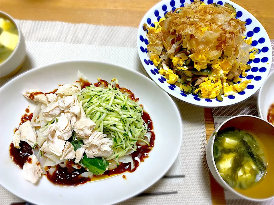 oisixのビャンビャン麺、ゴーヤチャンプル、ワカメと豆腐のお味噌汁|1614さん