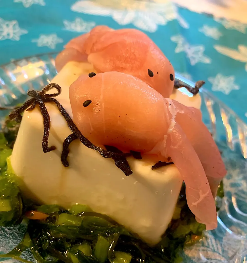 Snapdishの料理写真:金魚祭り令和五年夏＊冷奴に生ハム金魚🪸|みっこちゃんさん