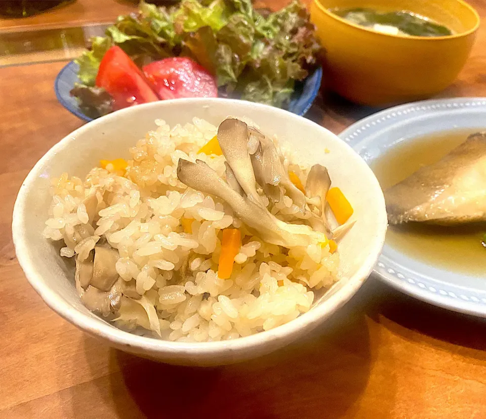 Snapdishの料理写真:舞茸と新生姜の炊き込みご飯☺︎|まめすけ。さん