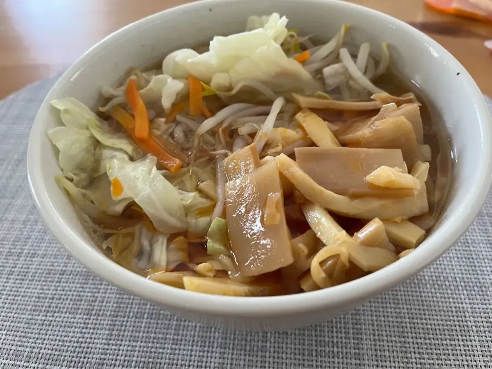 今日のお昼は野菜メンマ　鶏皮ラーメン　この頃自分で作ったラーメンしか食べてない😰|Mikoshiba Kazutoshiさん