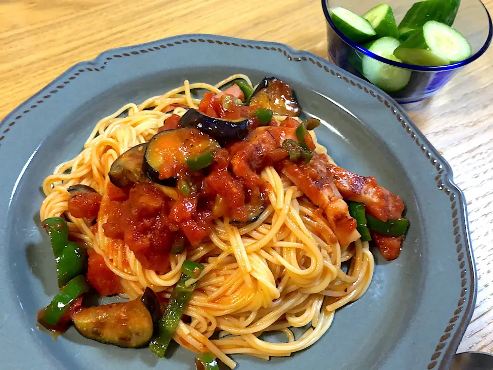 茄子とベーコンのトマトパスタ🍝|さおりさん