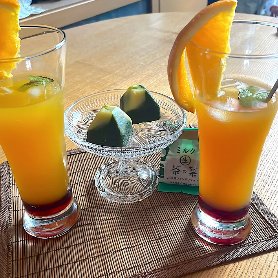 ノンアルコールでカシスオレンジ🍊　　　　　　　　夏のひととき🎐　　　　　　　　　　　　　　おうち時間|mokoさん