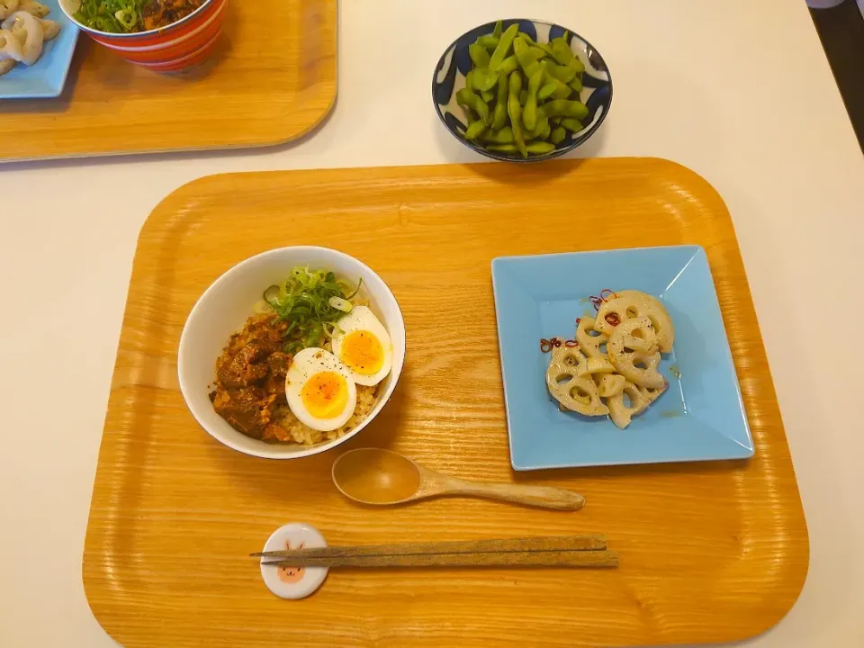 今日の夕食　カルディのチャーシュー缶丼、れんこんきんぴら、枝豆|pinknari🐰🌈さん