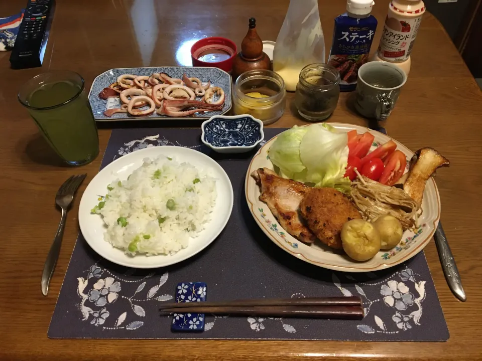 Snapdishの料理写真:豆ご飯、ポークソテー、野菜ソテー、揚げ焼きコロッケ、サラダ、網焼きボイルイカ(夕飯)|enarinさん