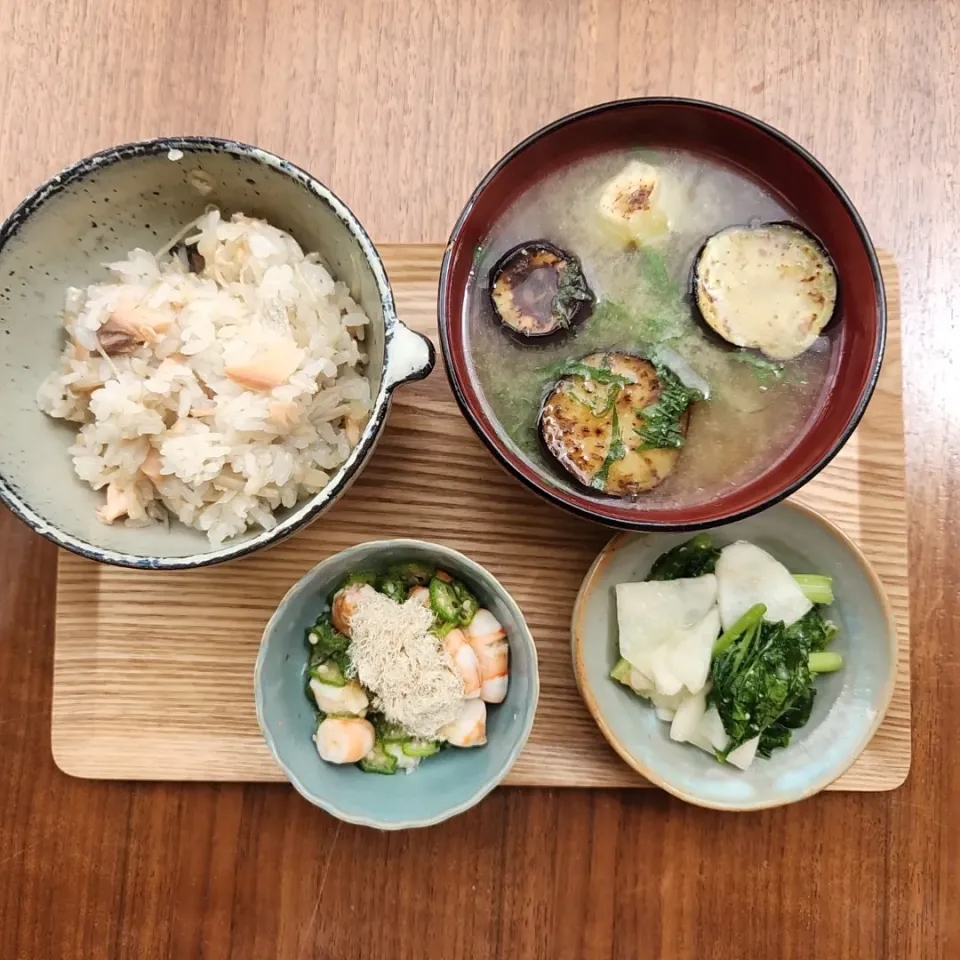 20230806
鮭と生姜の炊き込みご飯
海老と陸蓮根の酢の物
蕪の玉ねぎ麹和え
茄子のお味噌汁|noccoさん