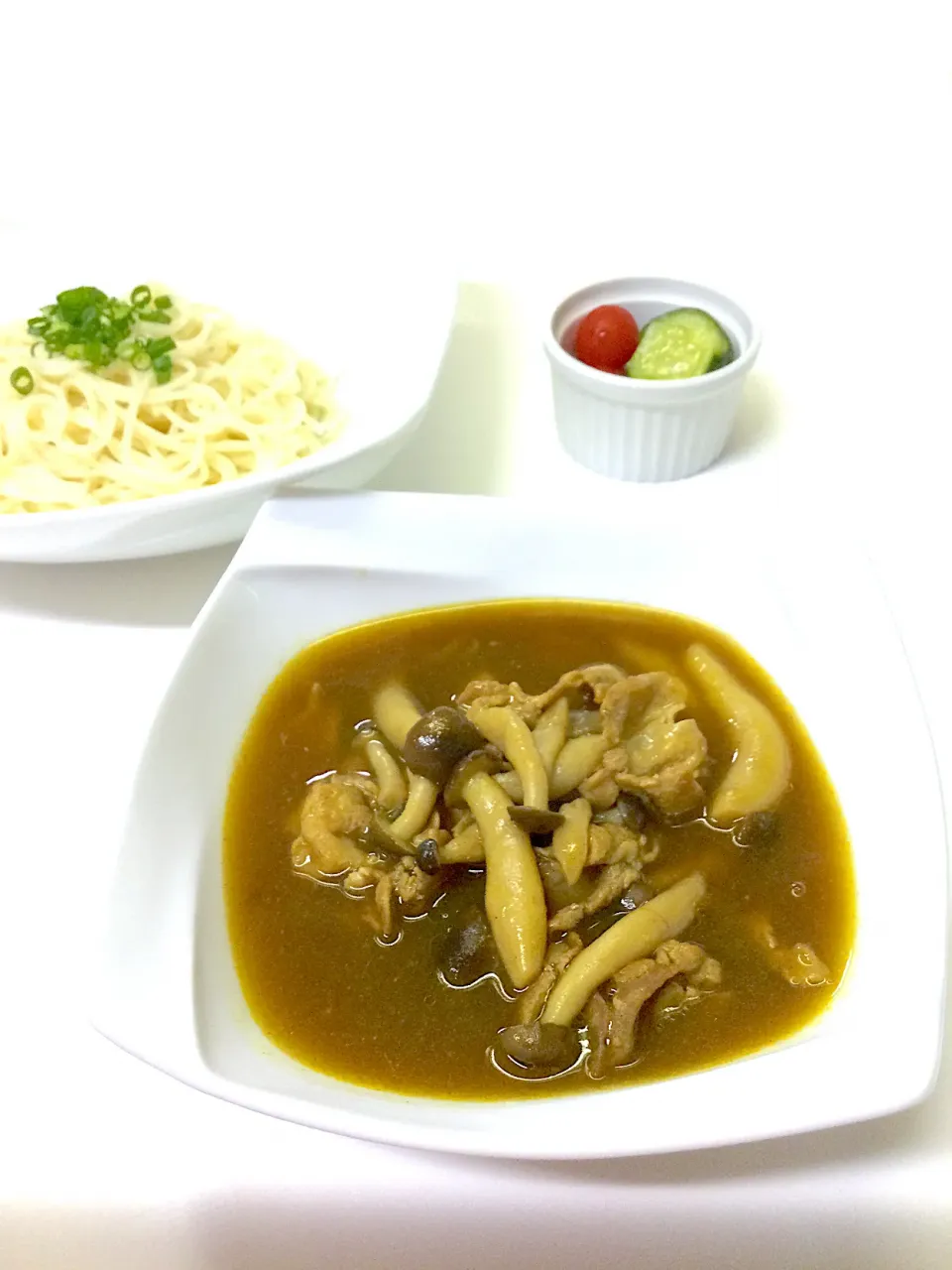 素麺で　豚肉しめじのカレーつゆの　つけ麺|machiさん