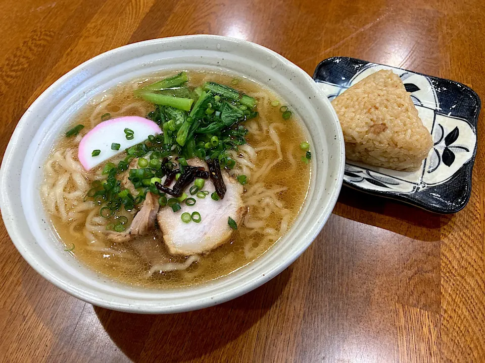 休日　昼ご飯は 佐野ラーメン🍜|sakuramochiさん