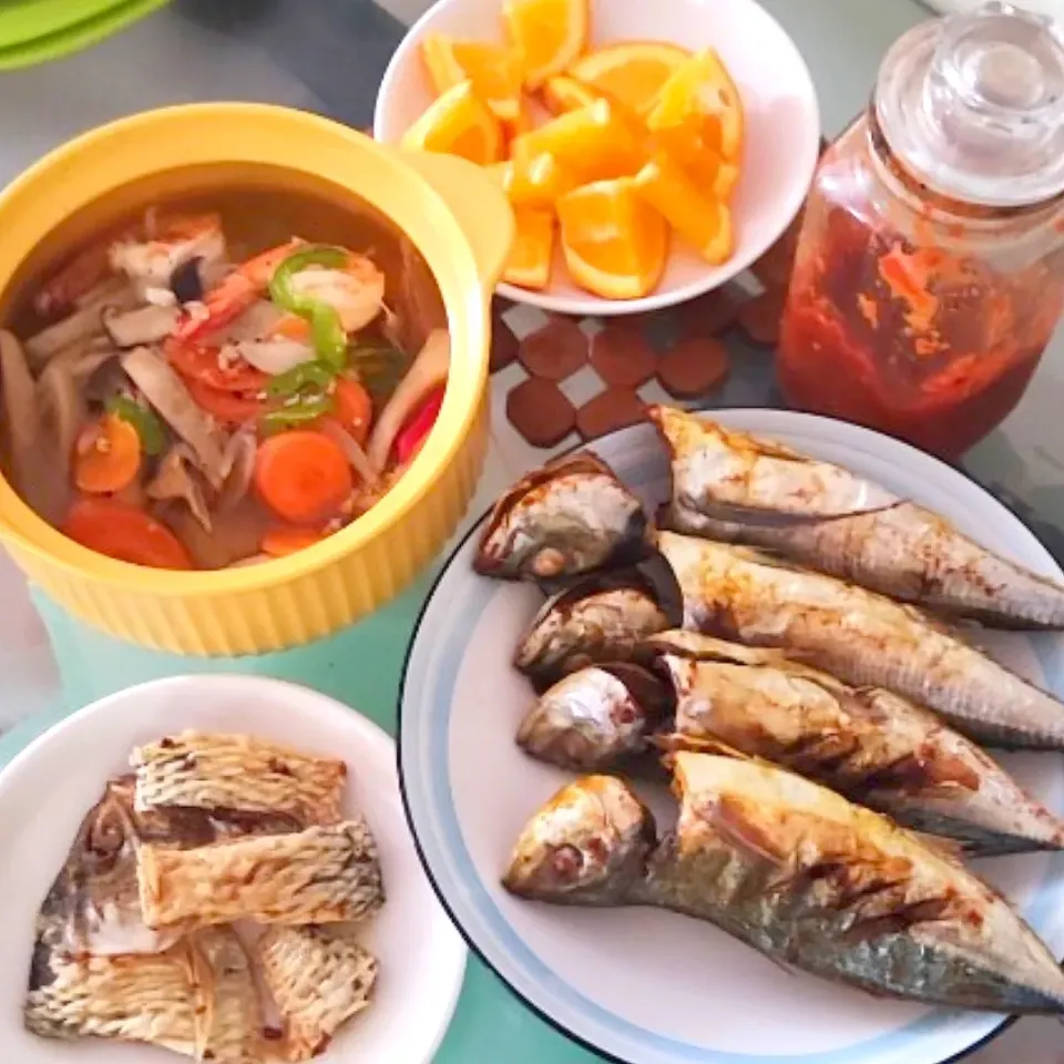 Nasi Campur
- Sup Sayur
- Ikan Terubuk Masin
- Ikan Goreng
- Sambal Belacan
- Orange|simatasepetさん