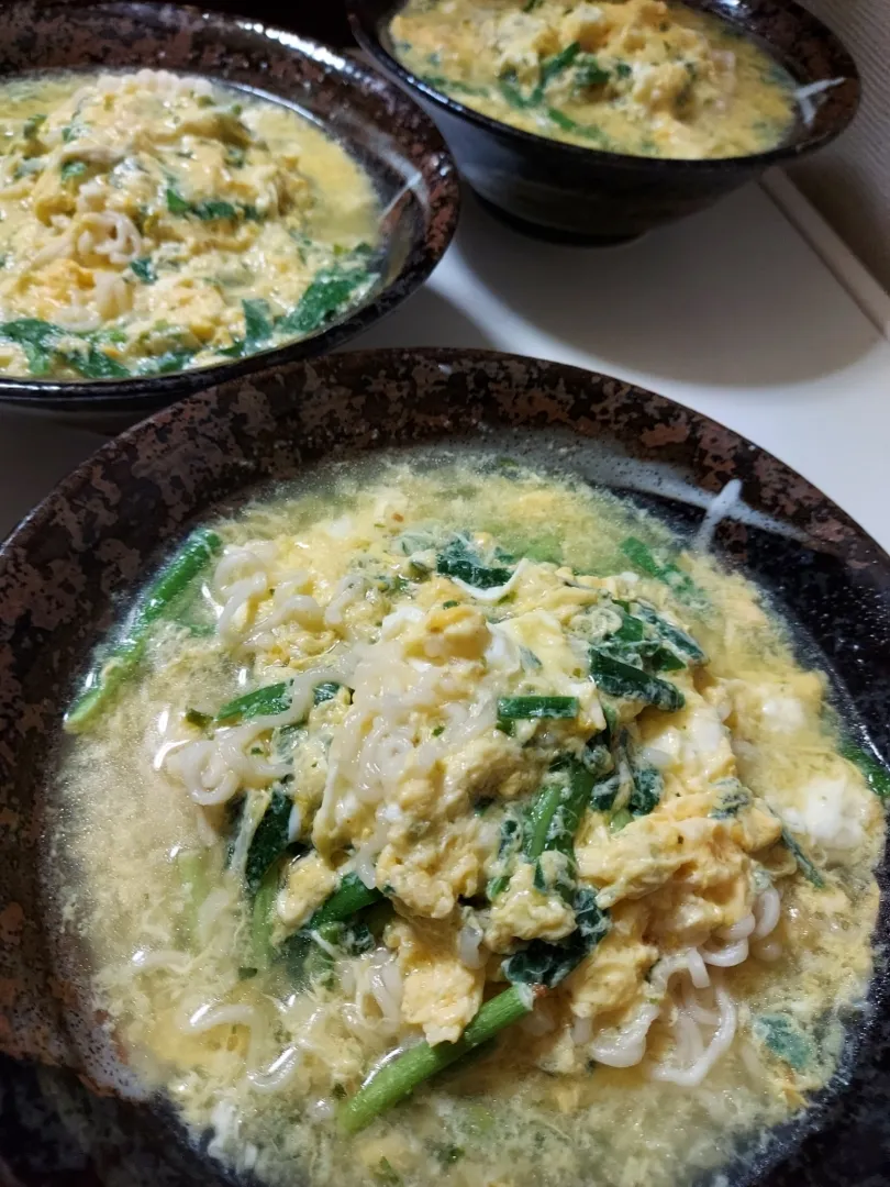 Snapdishの料理写真:ニラ玉ラーメン　サッポロ一番塩ラーメンで|あかね空さん