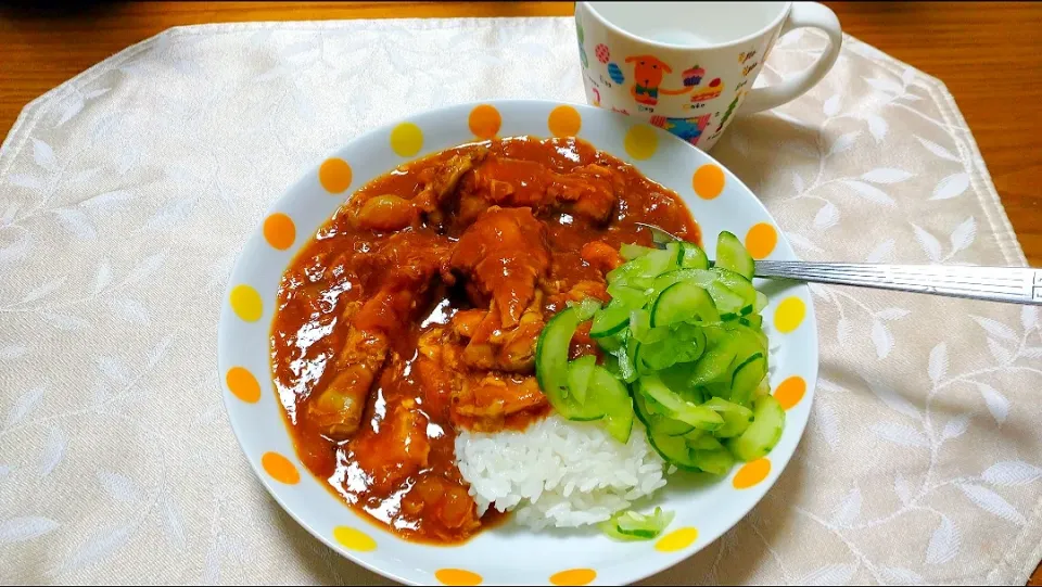 Snapdishの料理写真:8/4の夕食
夫が仕上げてくれたカレー🍛
鶏手羽元と玉ねぎのカレー|卯月さん