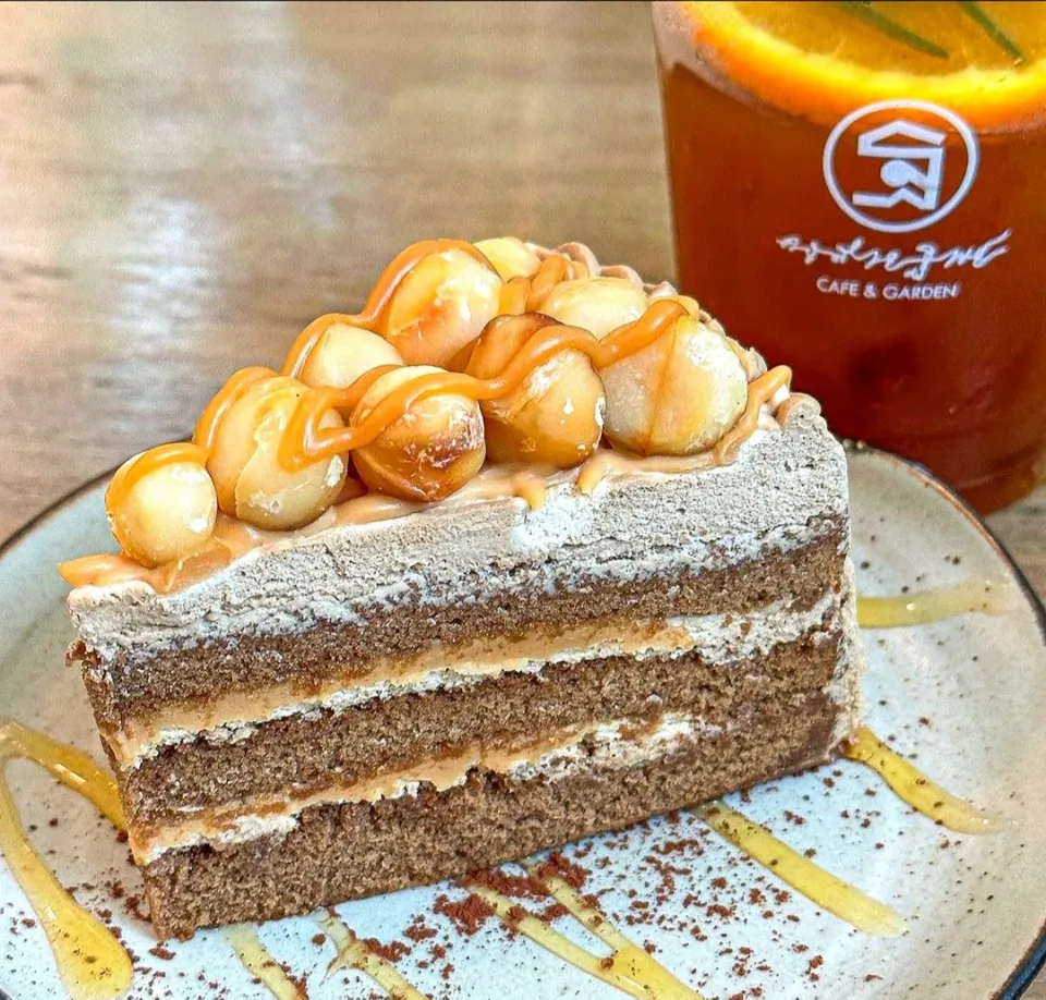 Dessert Time w/ Caramel Macadamia Coffee Cake (คาราเมลแมคคาเดเมียคอฟฟี่เค้ก) ☕🍰🤤🫶🏻|An'leeさん