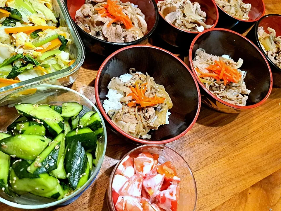 豚丼　キャベツ玉子炒め　きゅうり漬け　トマト|m aさん