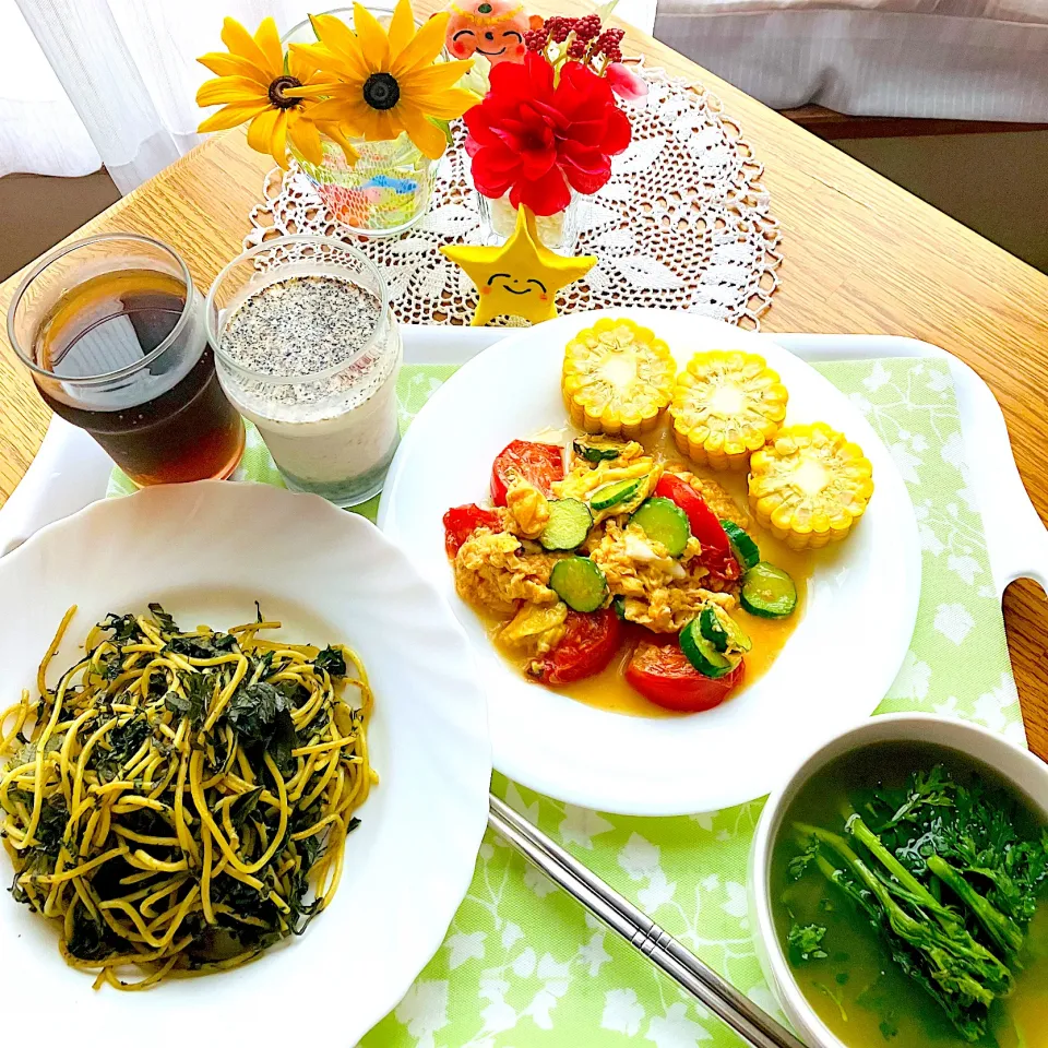 Snapdishの料理写真:幸せ朝ごはん^ - ^💖たっぷり大葉のしそ味噌スパゲティ🍝トマトと胡瓜の卵とじ🥒🍅春菊の冷やし味噌汁🥬黒ゴマミルク🥛星つぶコーン🌽美味すぎ^ - ^|HAMI69さん