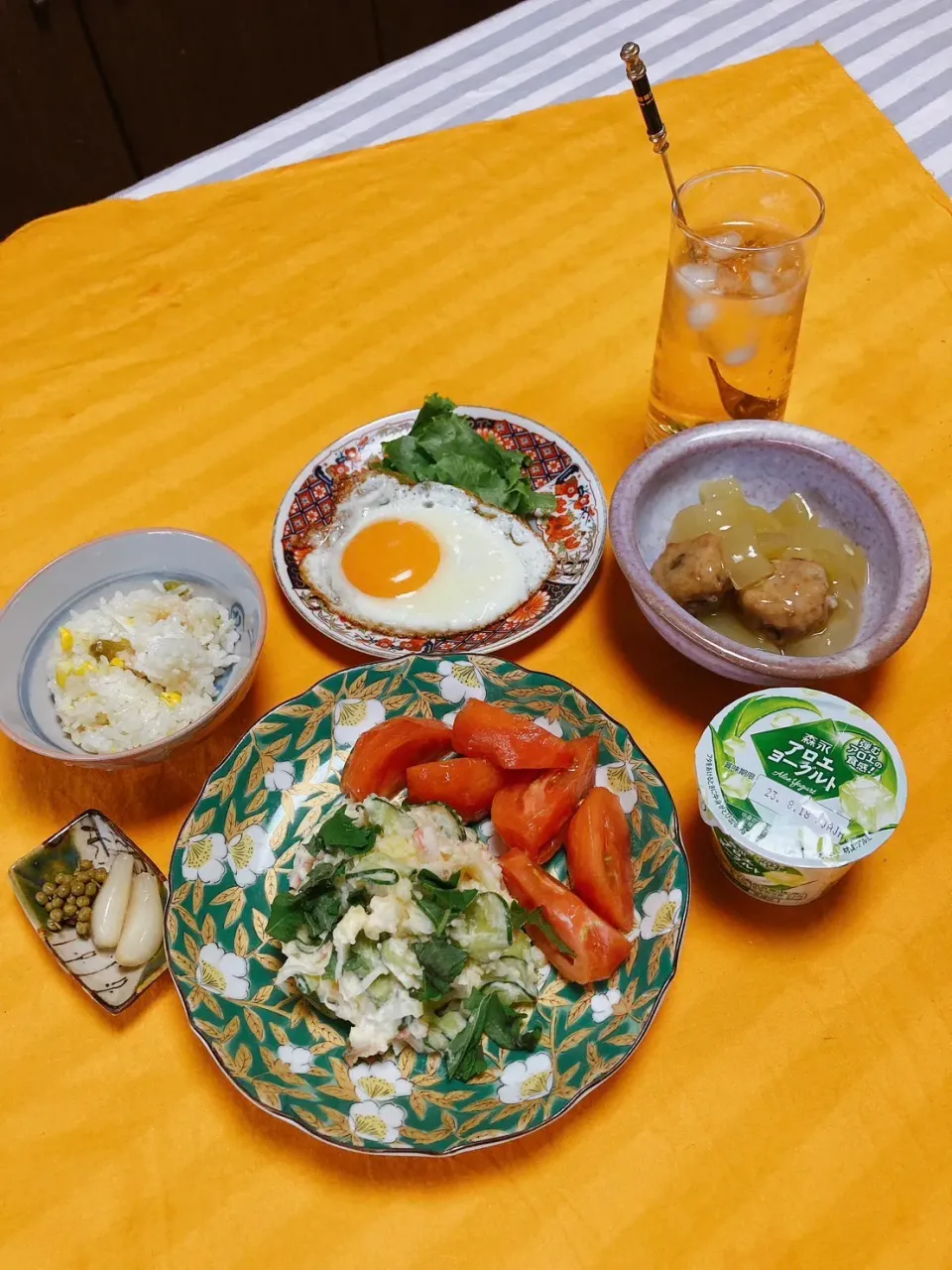 grandmaの晩ごはん☆ 今夜はサラダ…梅干しをちぎって混ぜた…青じそでトッピング？
サッパリしたポテトサラダになりました|kaoriさん