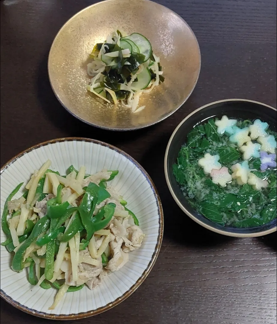 ピーマン肉炒め
酢の物
モロヘイヤのお味噌汁|きつねさん