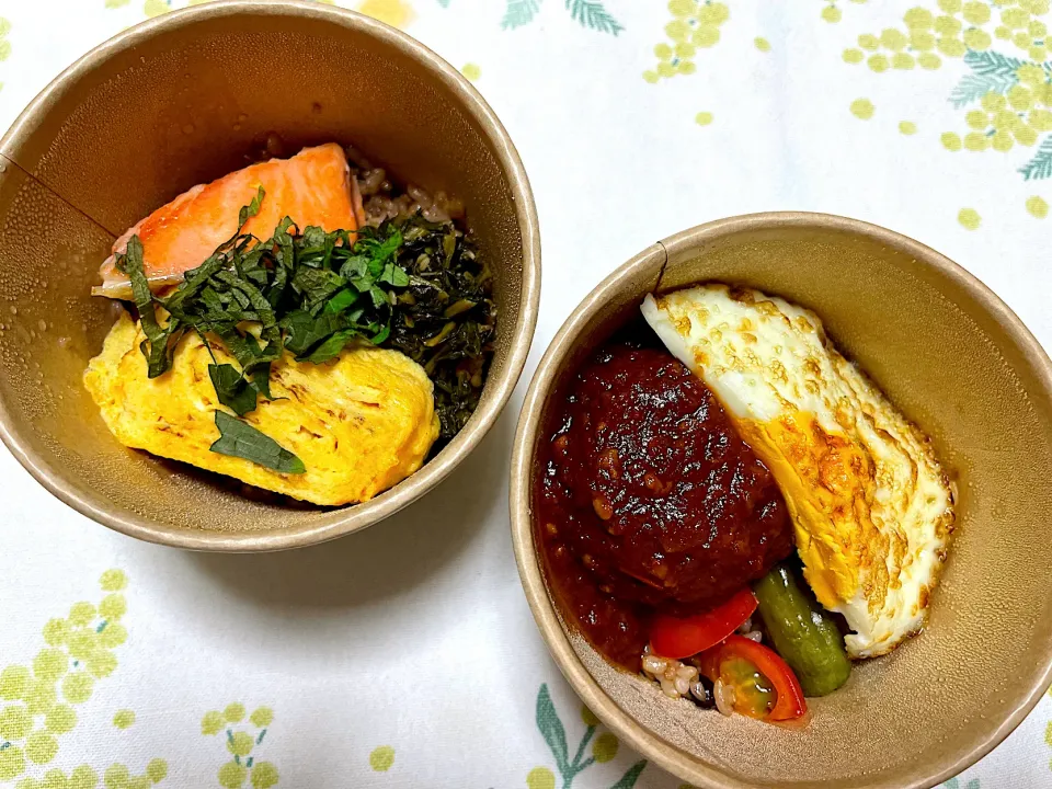 Snapdishの料理写真:鮭とだし巻き卵のどんぶり、トマト煮込みロコモコ丼　@Ouchiのごはんやさん|こいちさん