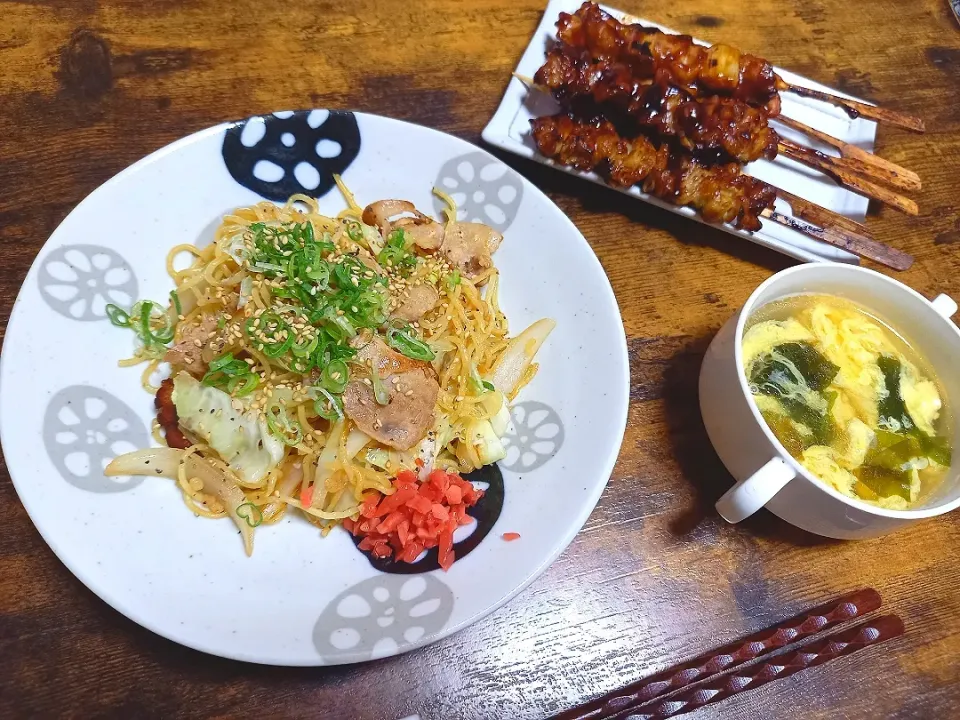 ・塩焼きそば
・焼き鳥
・わかめ玉子スープ

旦那作|ちりさん