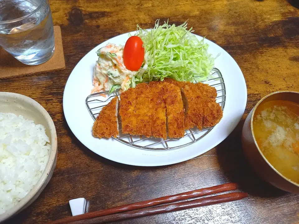 ・とんかつ
・人参とごぼうのみそ汁|ちりさん