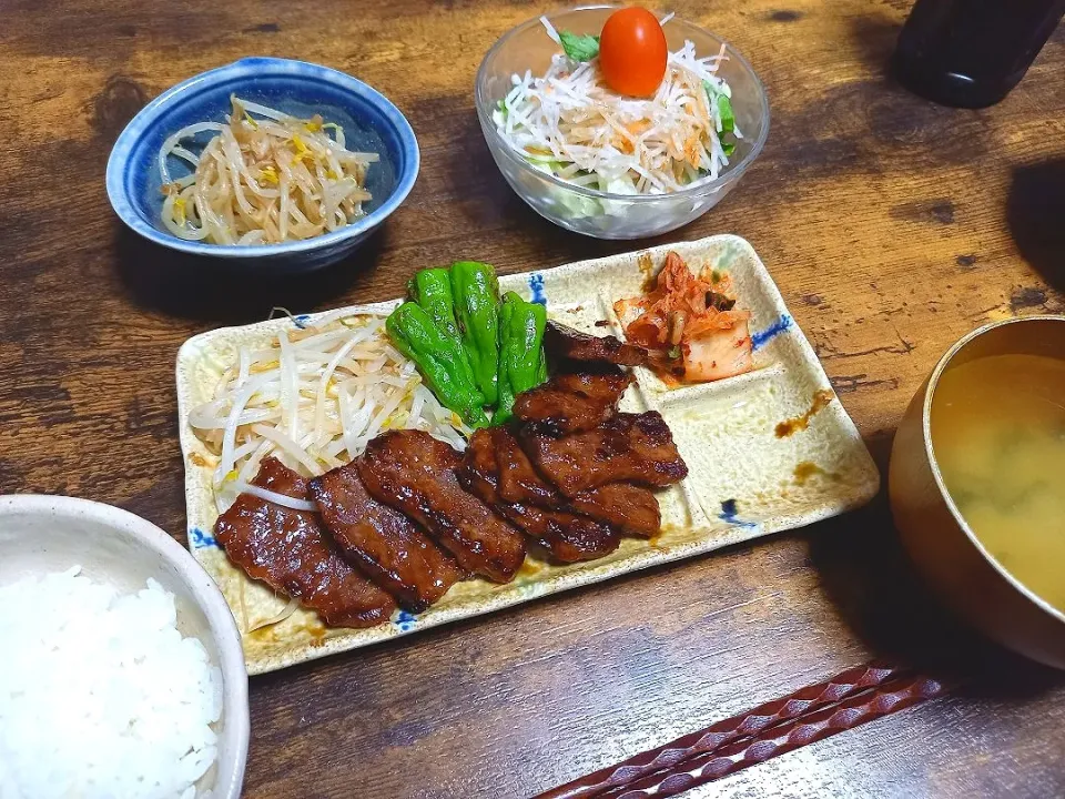 焼肉定食

旦那作|ちりさん