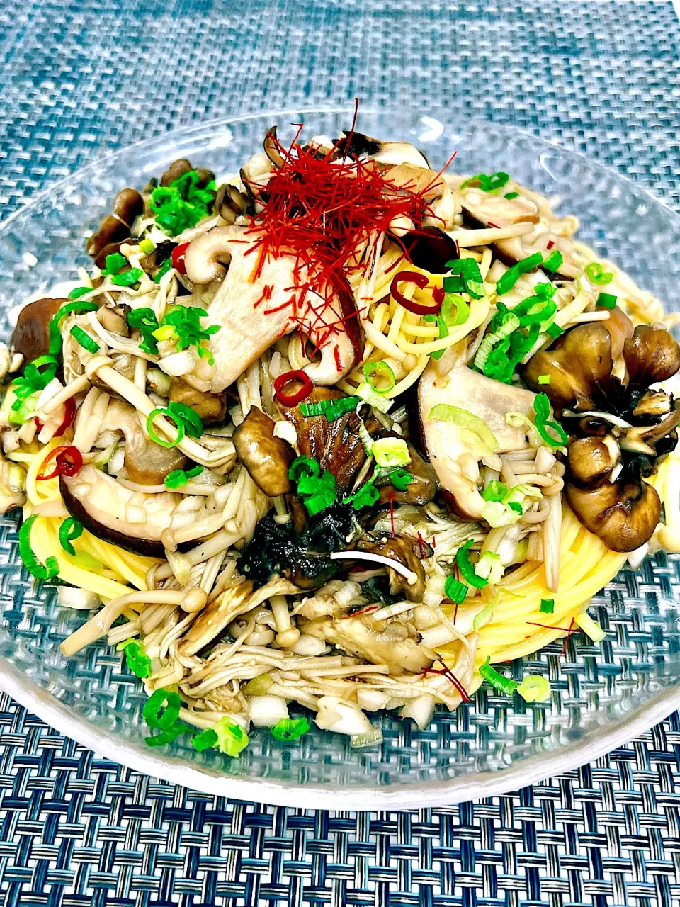 夏に食べたい！きのこの冷製パスタ|まめもにおさん