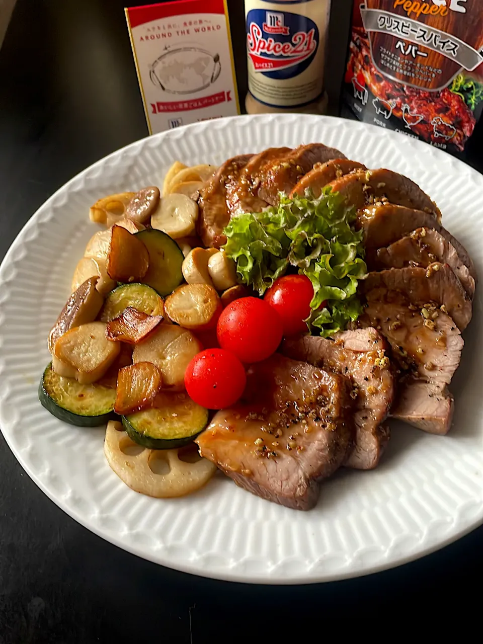 パパ氏さんの料理 ズッキーニと舞茸の炒め物　地味に美味い😋|とんちんさん