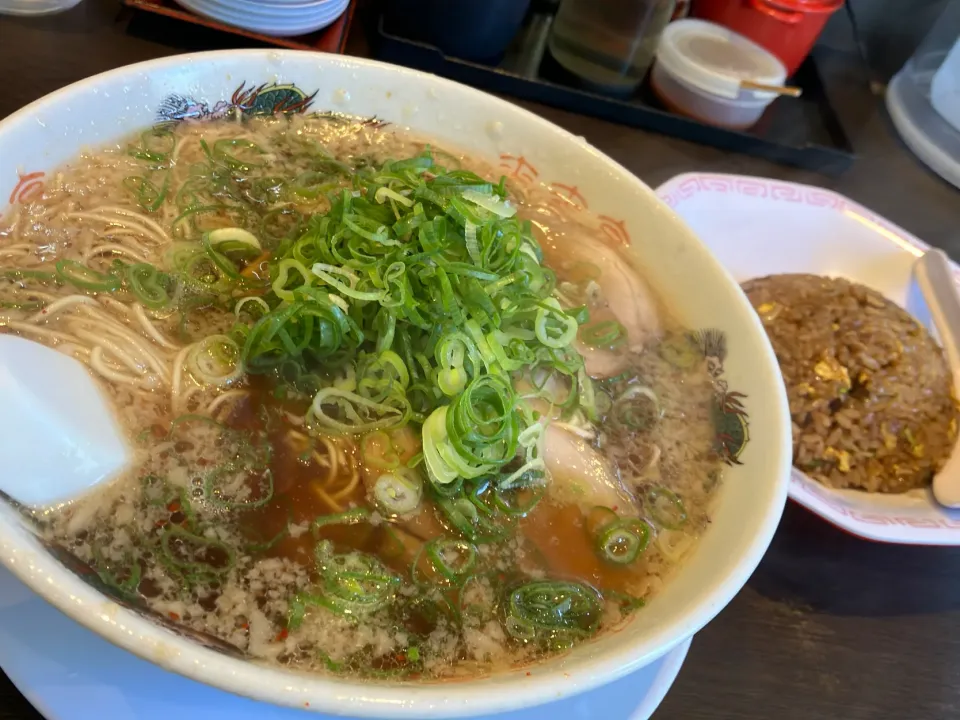 ラーメン大盛り（バリカタ）半ちゃん|まさとさん