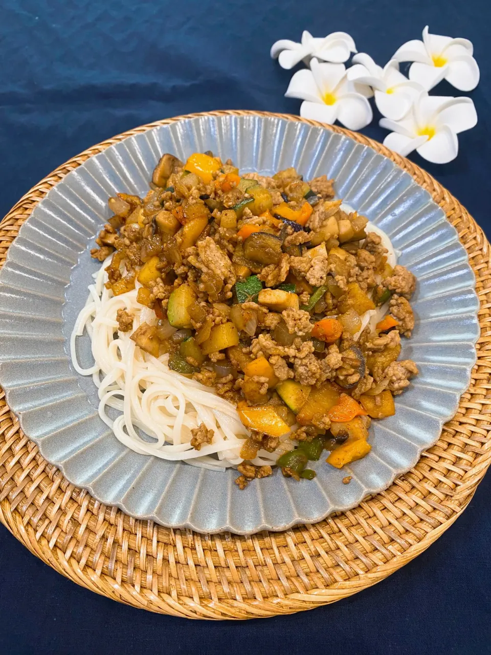 きつねさんの料理 夏野菜のスパイス炒めのせ素麺|めいめいさん