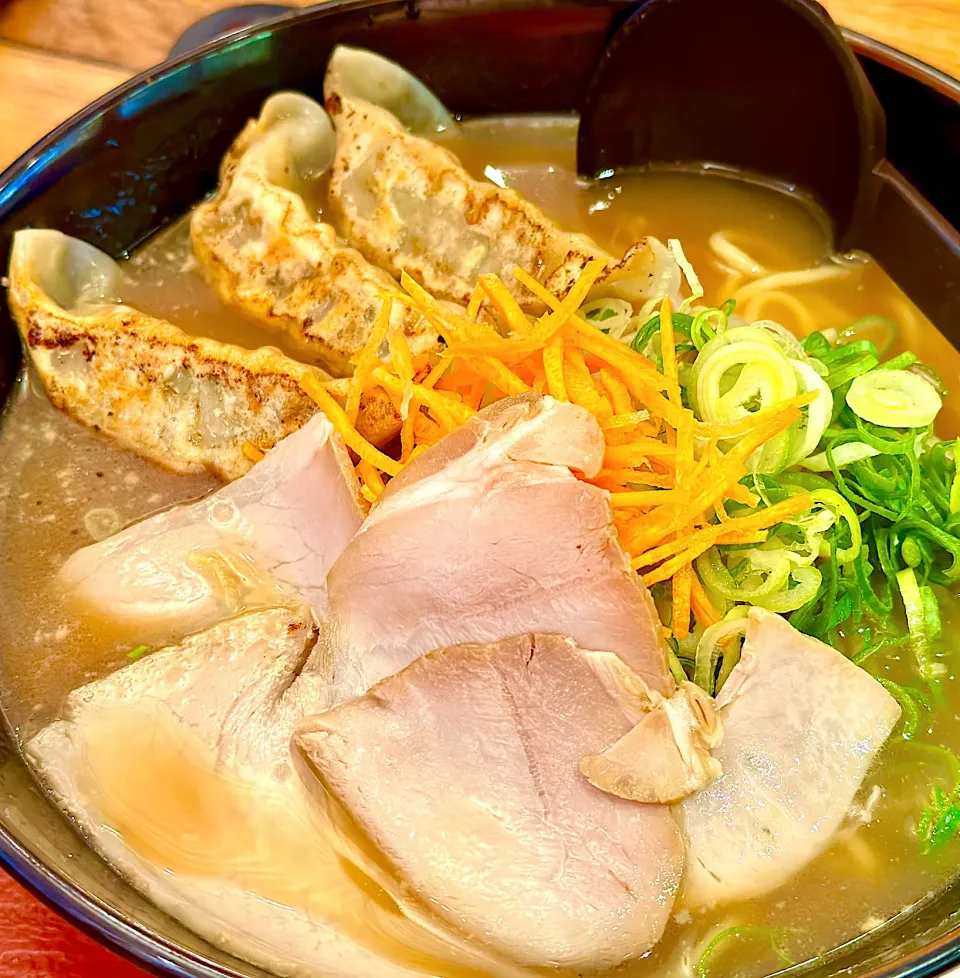 餃子ラーメン🥟🍜|にゃあ（芸名）さん