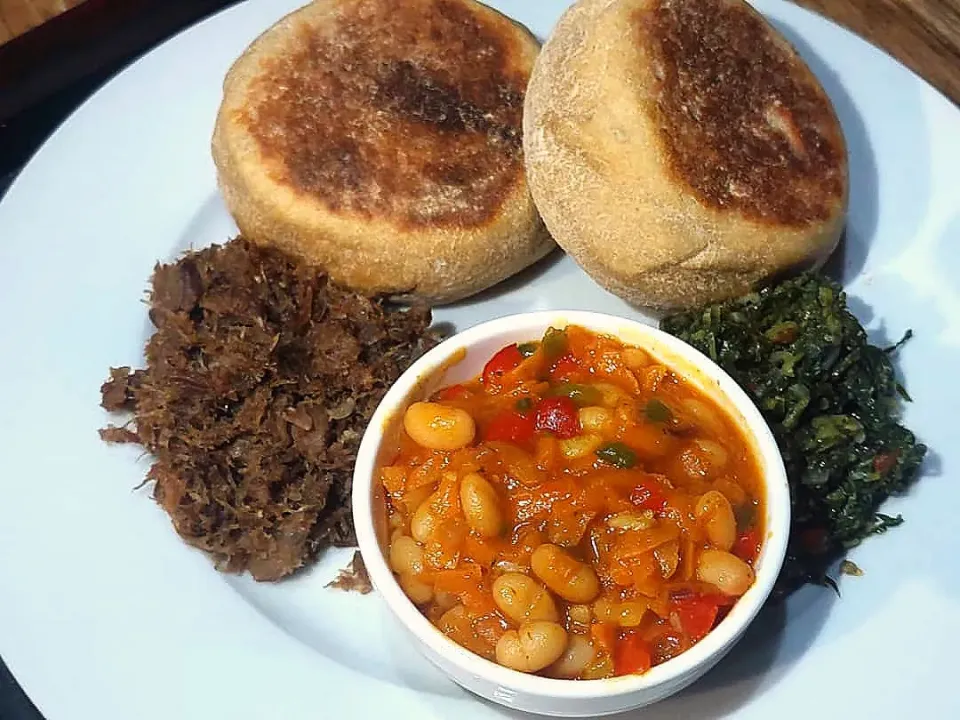 no oven no kneading bread with pounded meat, chakalaka and veggies|Busisiwe Malunduさん