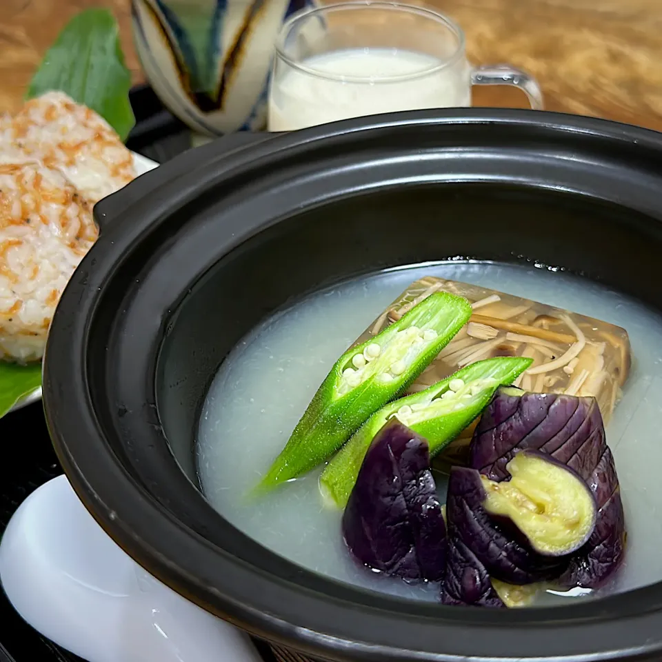 麹甘酒で朝食　寒天寄せとすり流し|くまちゃんさん