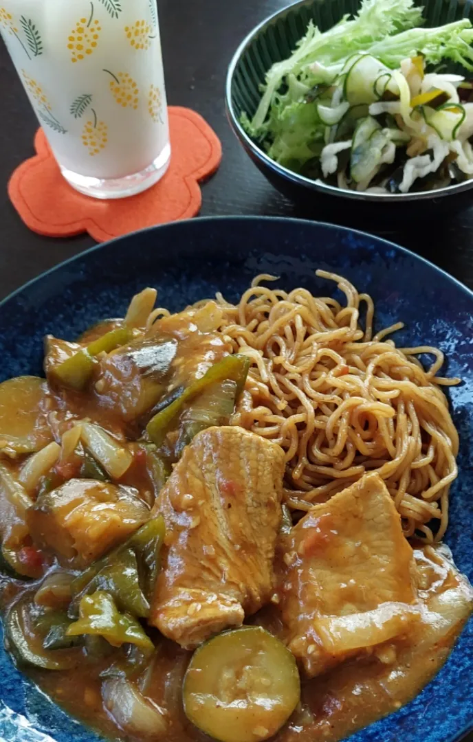 あんかけカレー焼きそばで、あさごはん
2023.08.10🦊✨|きつねさん