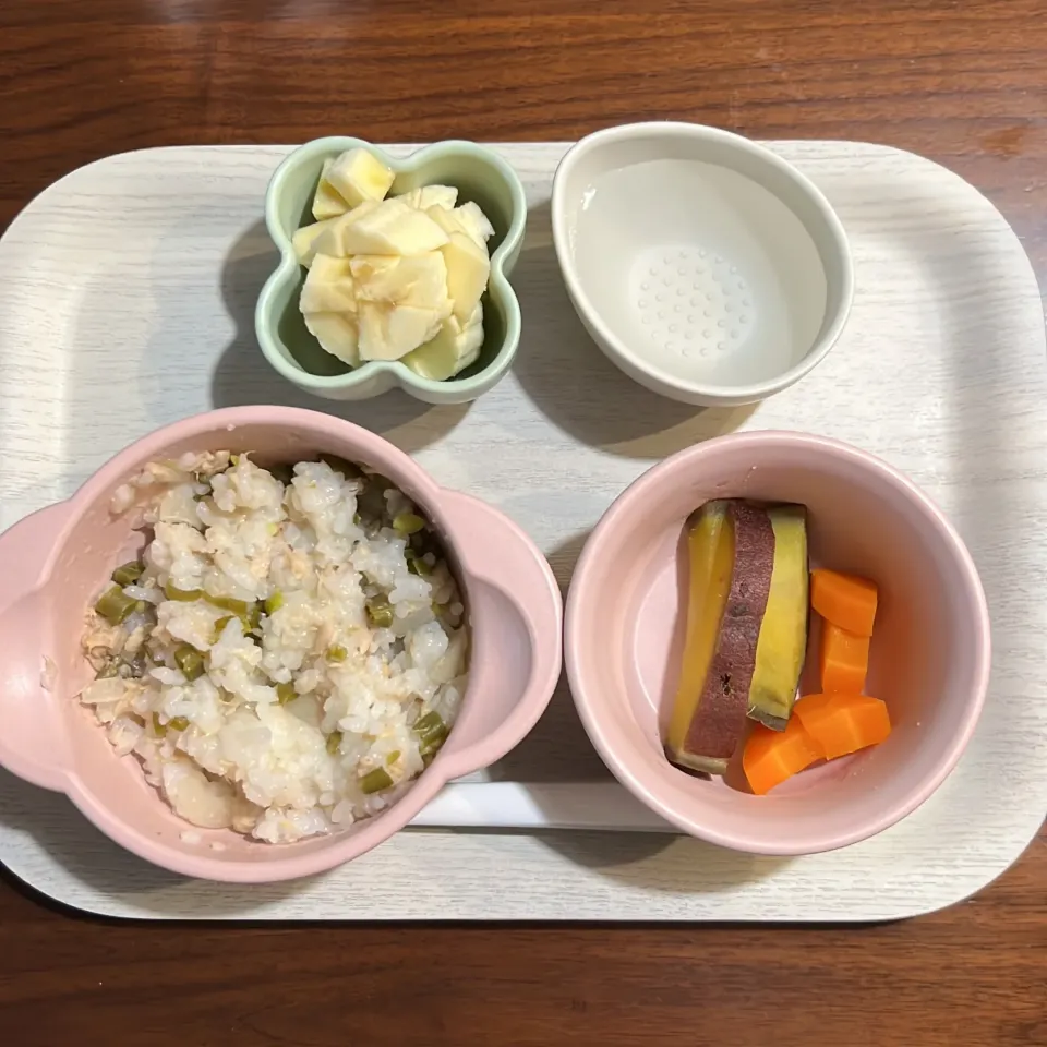 Snapdishの料理写真:ツナと野菜のまぜごはん、さつまいも、にんじん、バナナ、湯冷し|km2571さん