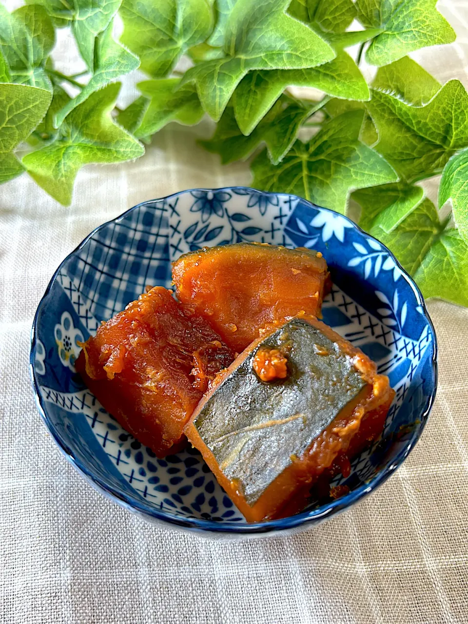 Snapdishの料理写真:シンプルかぼちゃの煮物|まめすけ⭐︎さん