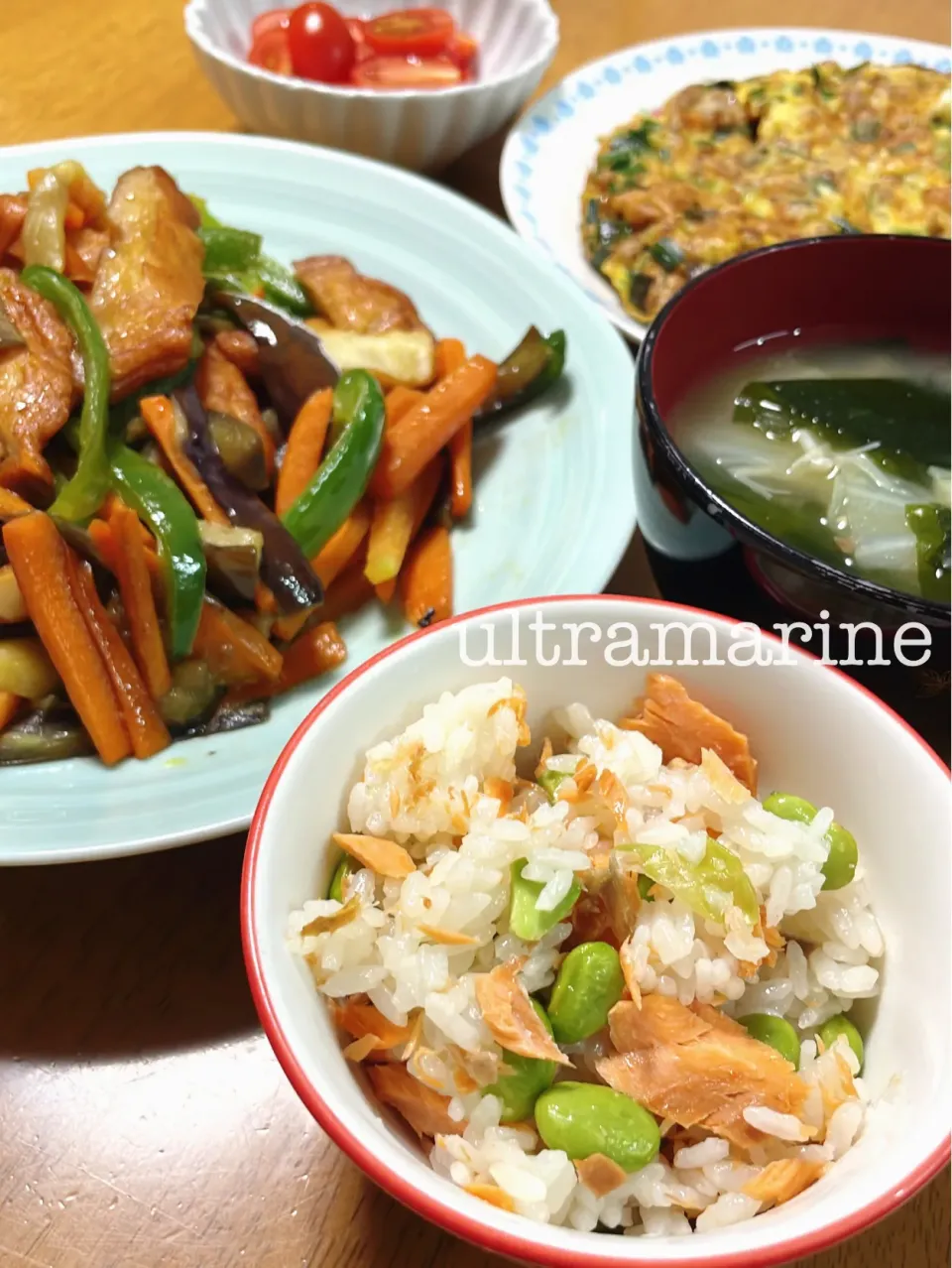 ＊鮭と枝豆の炊き込みご飯、夏野菜と玉ねぎ揚げ炒め♪＊|ultramarineさん