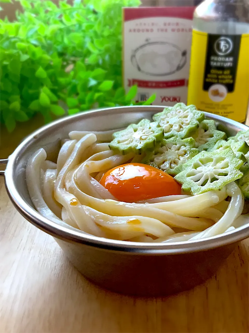 🌏おいしい世界ごはんパートナー🌍
ワールド調味料でキャンプ飯🏕️
白トリュフ入りオリーブオイルで釜玉うどん|9421beruさん