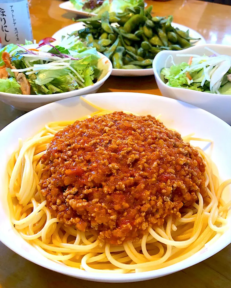 太陽をいっぱい浴びた親戚のトマトで作ったボロネーゼ風ミートパスタ🍝|さらっと🍀さん