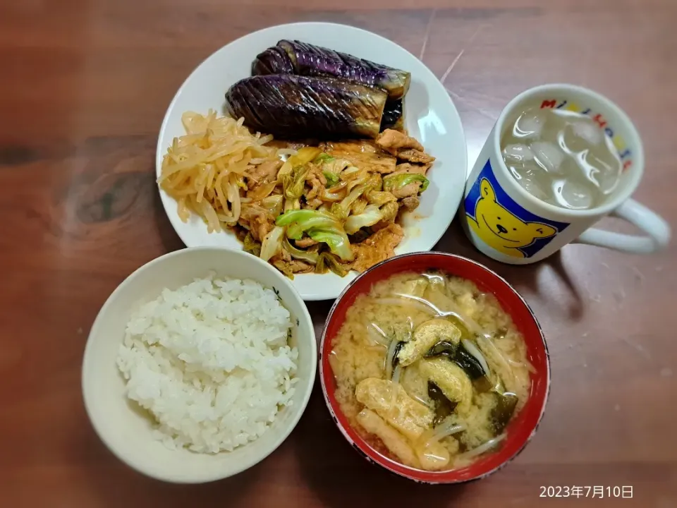 2023年7月10日の晩ご飯
豚肉とキャベツの甘味噌炒め
茄子の煮浸し
もやしのポン酢和え
わかめともやしのお味噌汁
焼酎水割り|ソラ♂のご飯さん